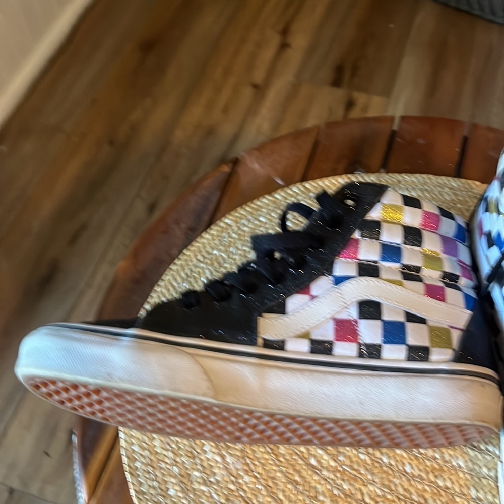 Vans - Picture 4 of 7